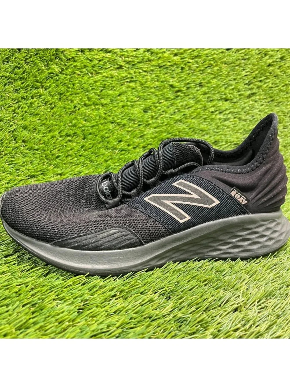 New Balance Fresh Foam Roav V1 Womens Size 8.5 Black Gray Running Shoes Sneakers